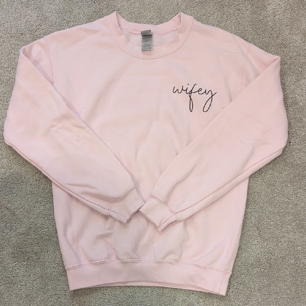 Gildan Light Pink 'Wifey' Women's Crew Neck Sweater